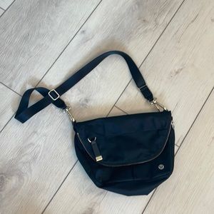 Lululemon festival bag